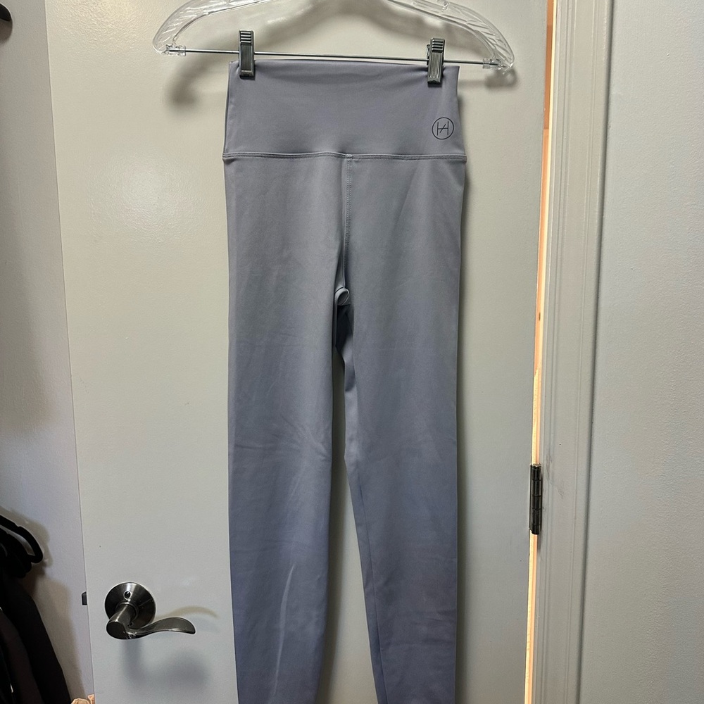 HEROS lavender Leggings